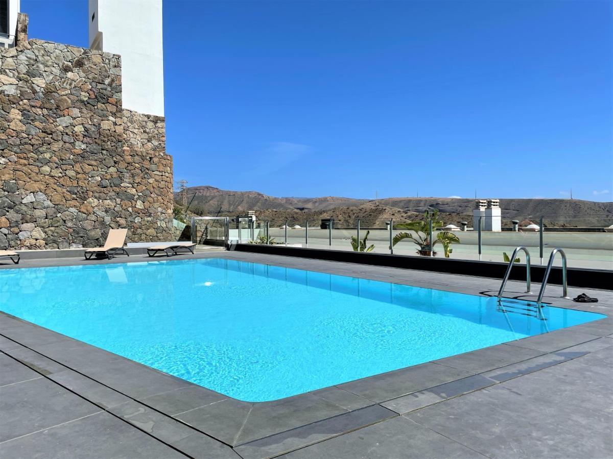 With Great Views And Pool Apartamento *
